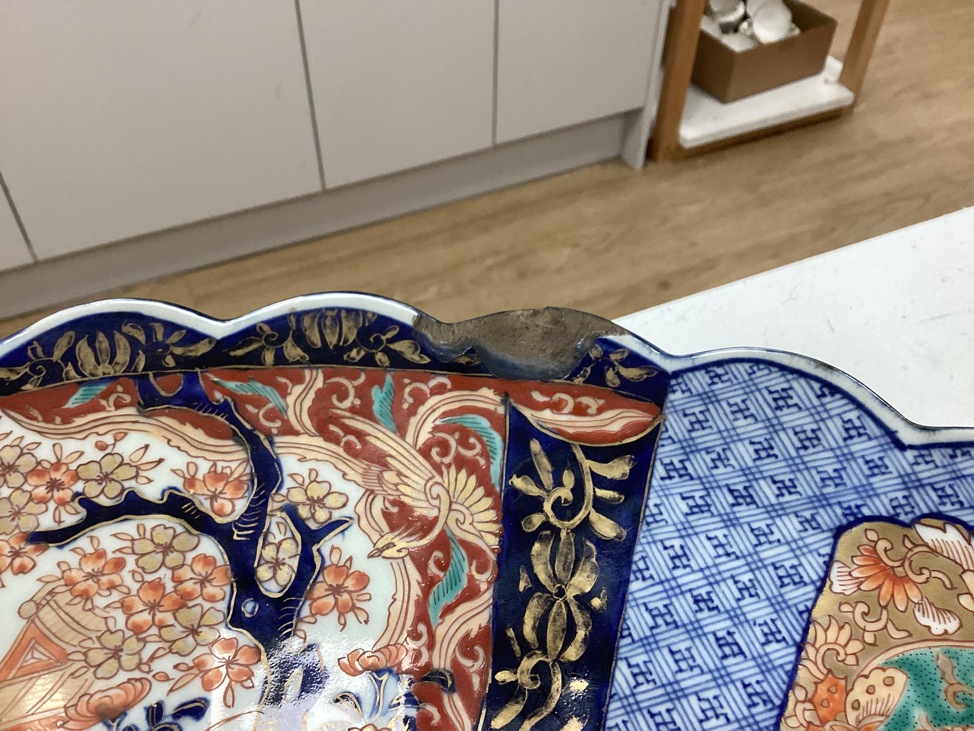 A large Japanese Imari charger, Meiji period (1868-1912), 62cm